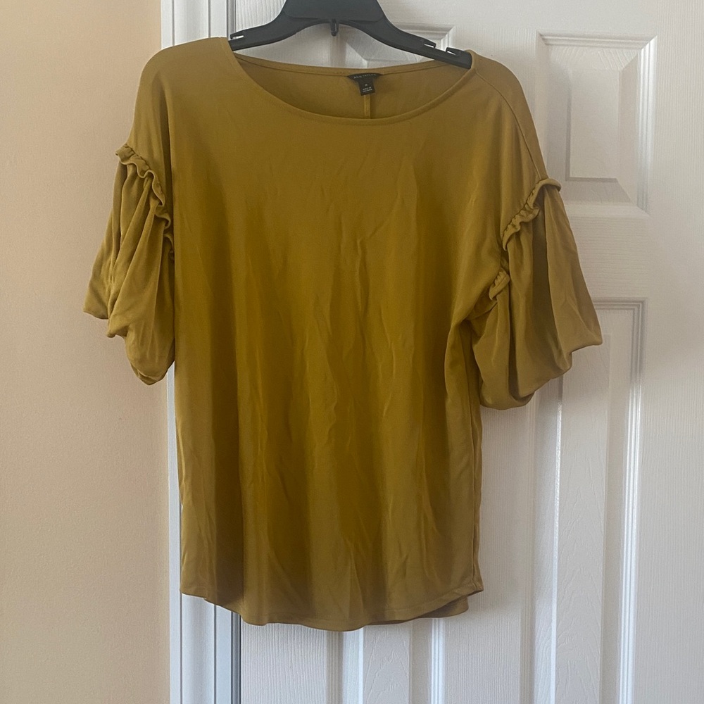 Ann Taylor Golden Short Sleeve Top